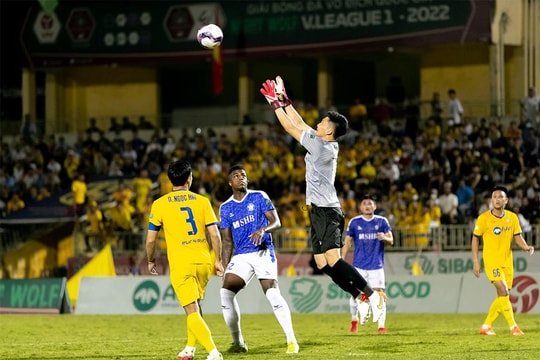 Những nỗi lo của Sông Lam Nghệ An sau trận thắng ở Phố Núi