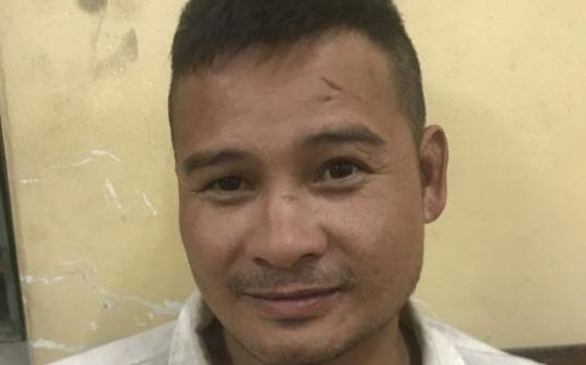 Con vi phạm Luật Giao thông, cha mang dao đến chém công an