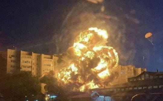 Tại Nga, máy bay Su-34 rơi xuống tòa nhà dân cư