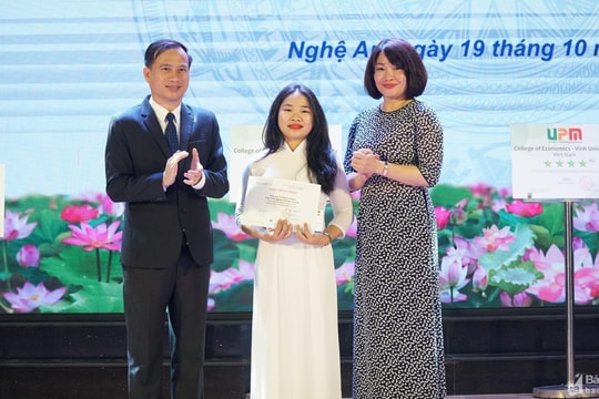 Hơn 4.000 tân sinh viên Trường Đại học Vinh dự lễ khai giảng năm học mới