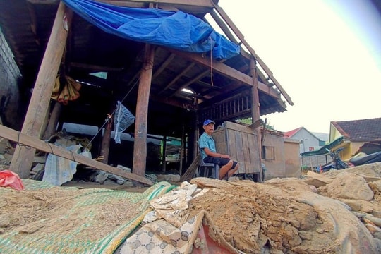 Hỗ trợ 40 căn nhà cho các hộ dân Kỳ Sơn sau trận lũ quét 