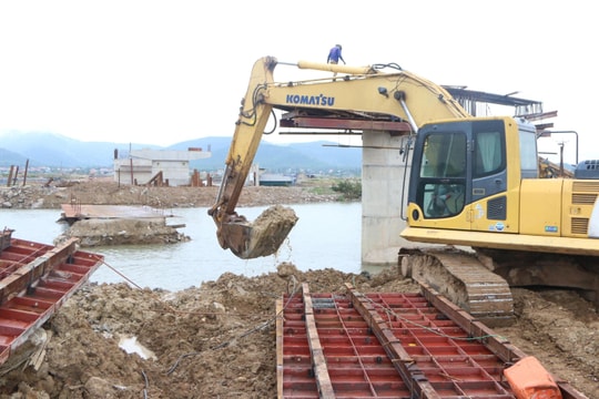 Khẩn trương giải toả ách tắc sông Hoàng Mai và kênh Nhà Lê