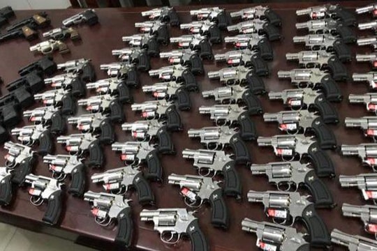 Bà 'trùm' mua bán súng bị bắt 