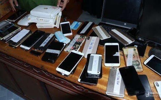 Nam thanh niên trộm 50 chiếc điện thoại di động