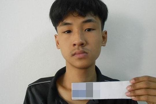 Tống tiền bằng ảnh 'nóng' từ điện thoại nhặt được