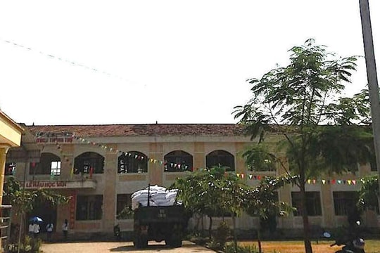 Nữ sinh lớp 7 ở Nghệ An bị đánh hội đồng vì tự ý lấy áo bạn để mặc