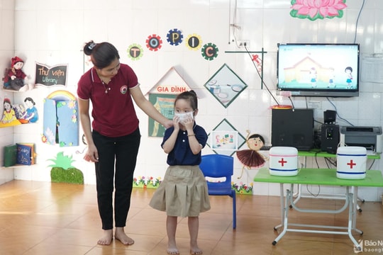 Các trường học tăng cường công tác phòng dịch cho trẻ khi giao mùa