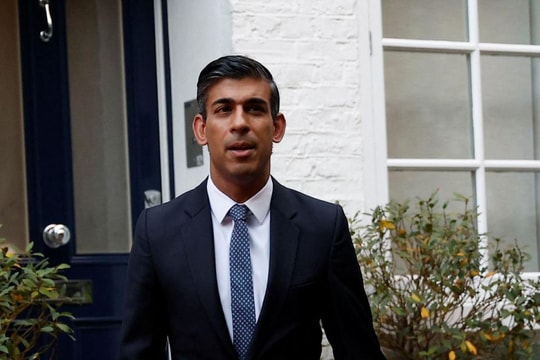 Thủ tướng da màu đầu tiên của Anh - người trẻ nhất trong 200 năm qua