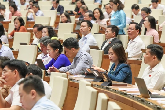 Quốc hội thảo luận tại hội trường Diên Hồng về dự án Luật Dầu khí (sửa đổi)