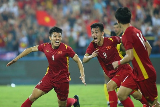 Đại gia Malaysia 'săn' chữ ký của 3 tuyển thủ Việt Nam; Câu lạc bộ Hải Phòng 'trả giá' sau trận thắng Hà Nội FC