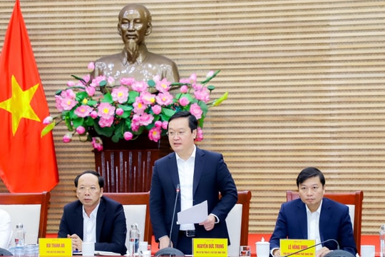  Chủ tịch UBND tỉnh: Tìm lĩnh vực, khu vực còn dư địa phát triển để thúc đẩy tăng trưởng