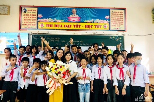 Hai nữ giáo viên Trường THCS Đặng Thai Mai đồng thủ khoa tại Hội thi Giáo viên chủ nhiệm giỏi cấp THCS