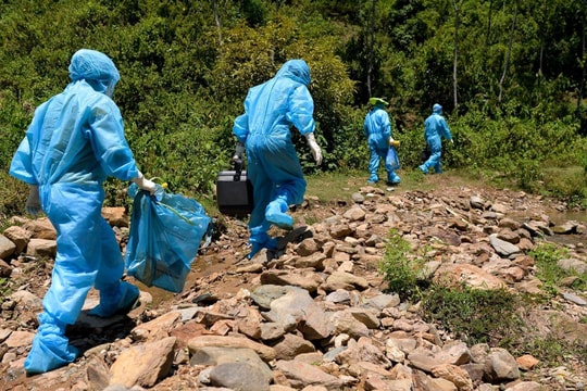 Nhân viên y tế cơ sở, y tế dự phòng mừng vui chờ tăng lương, tăng phụ cấp