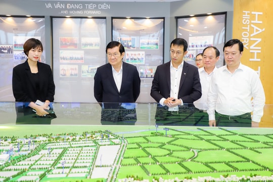 Nguyên Chủ tịch nước Trương Tấn Sang thăm Khu Công nghiệp VSIP Nghệ An