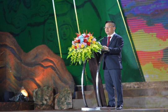 Tổng Biên tập Báo Nhân dân Lê Quốc Minh: 'Mãi mãi biết ơn các bác, các o, các anh, các chị!'