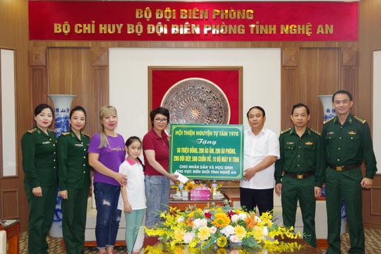 Tiếp nhận hơn 200 triệu đồng hỗ trợ nhân dân vùng lũ Kỳ Sơn