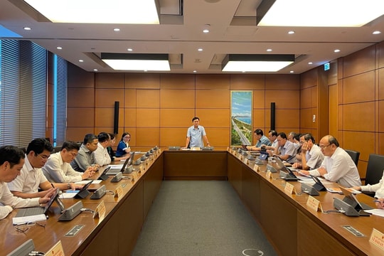 Đoàn ĐBQH Nghệ An thảo luận các dự án Luật Hợp tác xã (sửa đổi) và Luật Phòng thủ dân sự