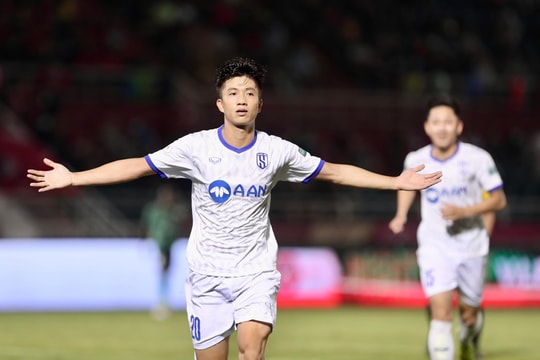 Phan Văn Đức: Thầy Park dự khán trên sân Vinh, mở ra cơ hội lớn cho các cầu thủ