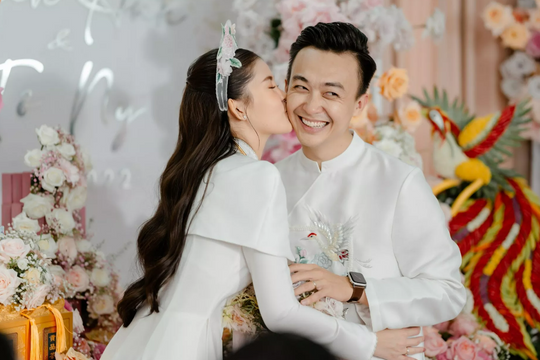 Lê Âu Ngân Anh xinh đẹp trong ngày vu quy với BTV thời sự điển trai