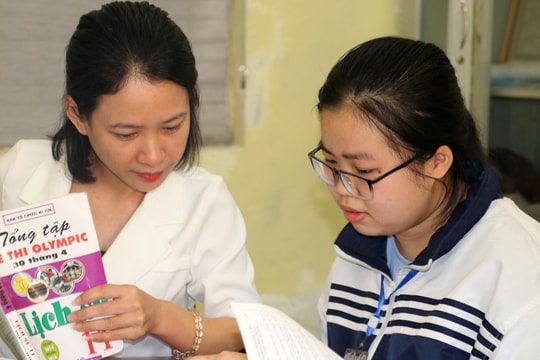 Thủ khoa Lịch sử lớp 12 ở Nghệ An với bí quyết 'học thuộc sử dễ như học một bài hát'