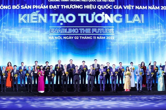 Vinh danh sản phẩm của Tập đoàn TH tại Lễ công bố sản phẩm đạt Thương hiệu quốc gia. 