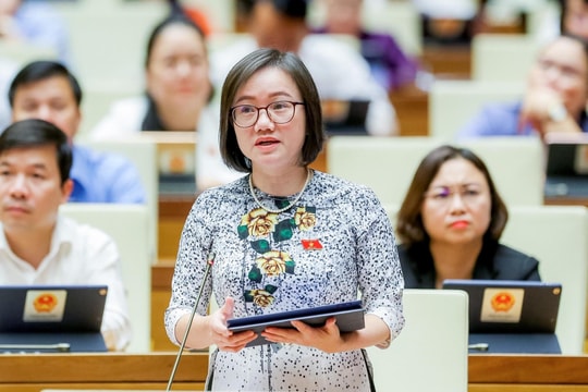 ĐBQH Đoàn Nghệ An chất vấn Bộ trưởng Bộ Nội vụ về chế độ cho cán bộ không chuyên trách cấp xã và thôn, tổ dân phố