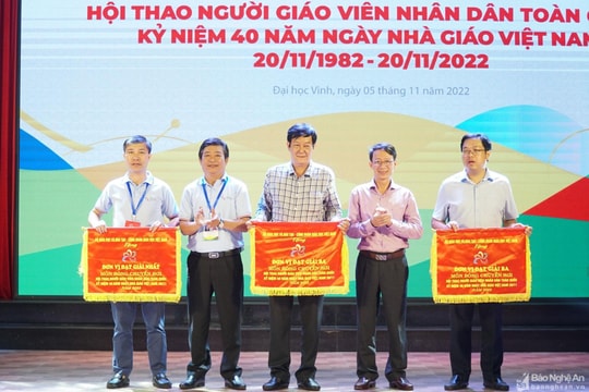 Nghệ An giành Huy chương Vàng bóng chuyền hơi nam nữ tại Hội thao Người giáo viên nhân dân