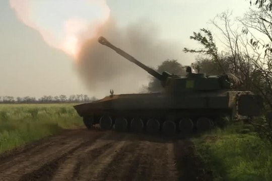 Ukraine tăng cường pháo kích vào Kherson trước cuộc phản công