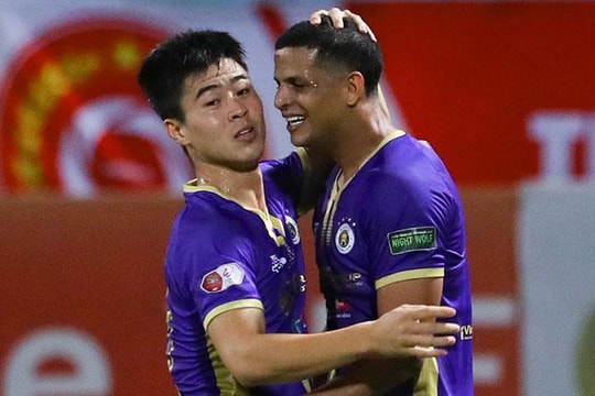 Hà Nội FC tiến sát ngôi vô địch V.League; Ronaldo từng suýt từ bỏ bóng đá vì bị bắt nạt và cô đơn