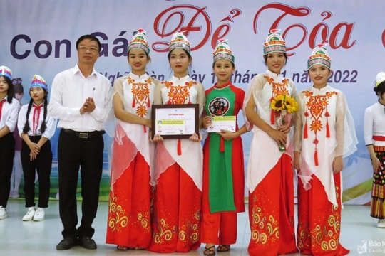 Hàng trăm trẻ em gái hưởng ứng cuộc thi 'Là con gái thật tuyệt'