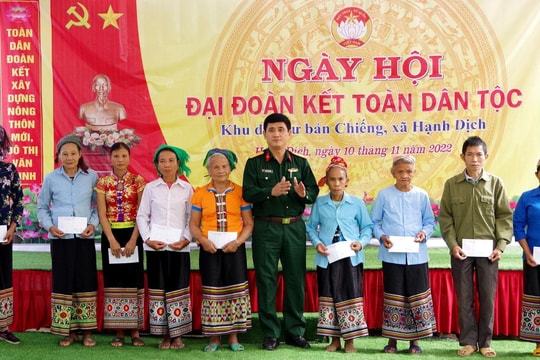 Bản Chiếng ở Quế Phong vui ngày hội Đại đoàn kết toàn dân tộc