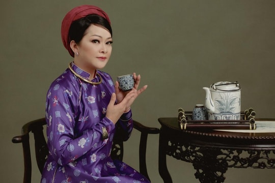 Như Quỳnh diện cổ phục khoe vẻ đẹp nền nã tuổi 52