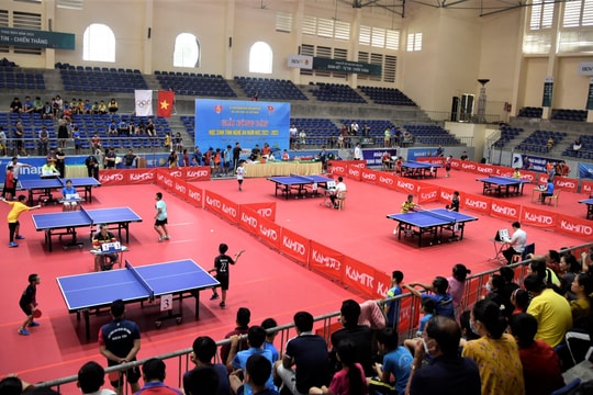 Hơn 200 vận động viên tham gia Giải Bóng bàn học sinh tỉnh Nghệ An