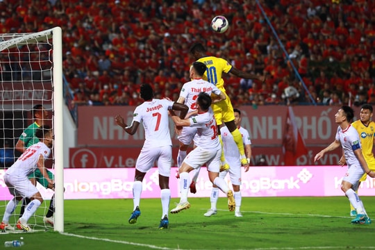 Sông Lam Nghệ An thua đậm Hải Phòng trên sân Lạch Tray