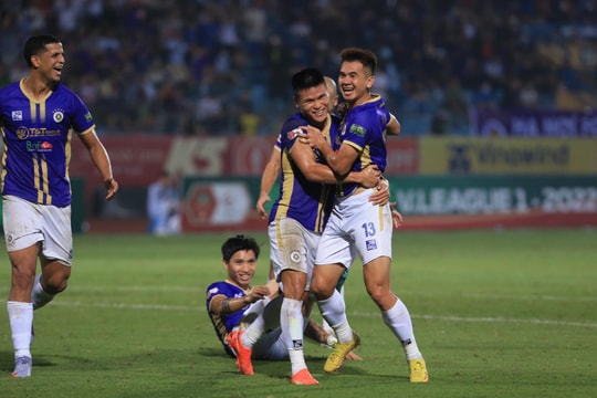 Hà Nội FC lần thứ 6 lên ngôi vô địch; Quang Hải liệu có nhận huy chương vô địch V.League 2022? 