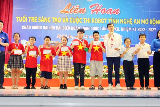 Trao giải cuộc thi Sáng tạo Robot tỉnh Nghệ An năm 2022 