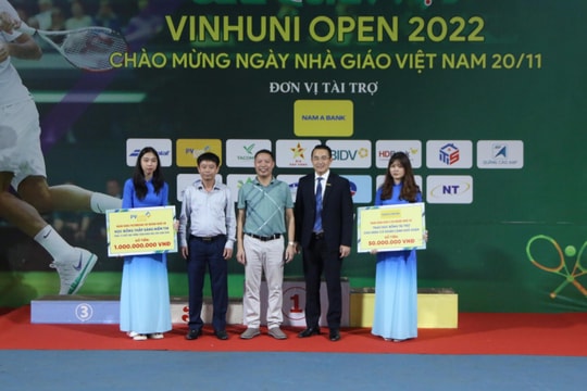 Đại học Vinh đón nhận hơn 1 tỷ đồng tài trợ Quỹ học bổng 'Thắp sáng niềm tin'
