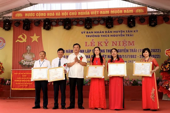 Trường THCS Nguyễn Trãi (Tân Kỳ) kỷ niệm 30 năm thành lập 