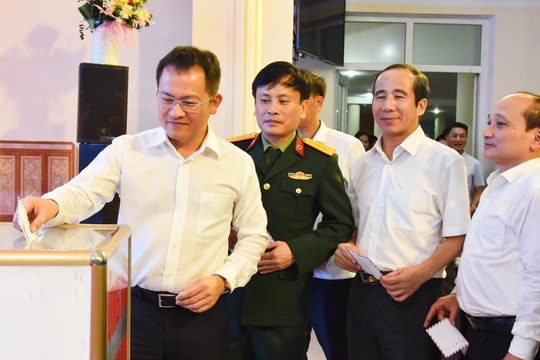 Ủng hộ 250 triệu đồng cho 'Quỹ hỗ trợ bệnh nhân mắc bệnh hiểm nghèo' của Bệnh viện Đại học Y khoa Vinh