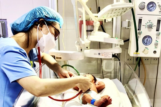 Bệnh viện Sản Nhi Nghệ An thực hiện thành công kỹ thuật thay máu tự động toàn phần điều trị vàng da