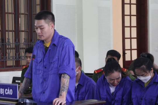 Cặp vợ chồng bán ma túy cho dân chơi 'bay lắc' trong quán karaoke