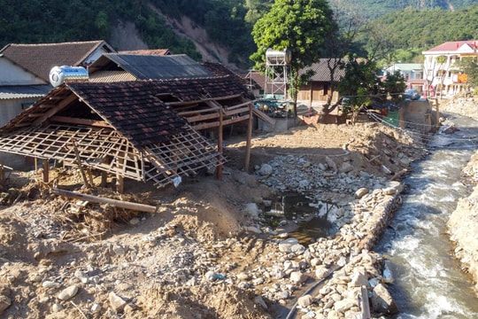 Mang bình yên trở lại cho vùng lũ Kỳ Sơn 