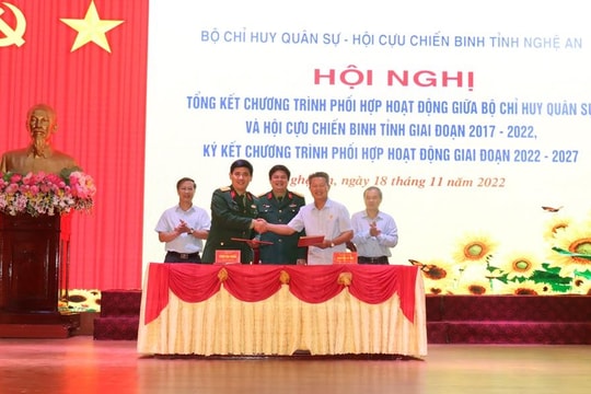 Bộ CHQS và Hội Cựu chiến binh tỉnh ký kết chương trình phối hợp hoạt động giai đoạn 2022 - 2027 