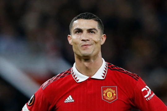 Man Utd chuẩn bị kiện Ronaldo; Marco Reus tới Việt Nam