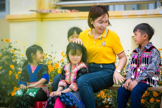 Chuyện về những cô giáo trẻ cắm bản ở xã biên giới Nghệ An