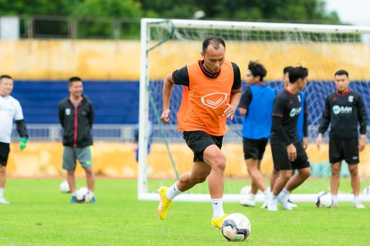 HLV Huy Hoàng: Sông Lam Nghệ An sẽ cống hiến một trận đấu đẹp mắt trước Nam Định