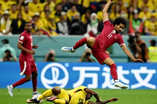 Lộ mức thưởng lớn của đội tuyển Anh; Trọng tài World Cup 2022 được trả lương bao nhiêu?