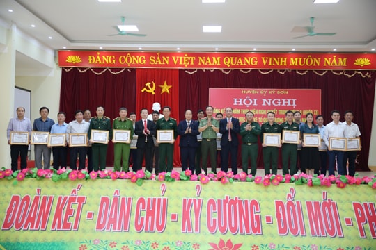 Kỳ Sơn tổng kết 10 năm thực hiện Nghị quyết về chiến lược bảo vệ Tổ quốc trong tình hình mới