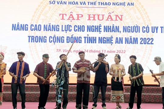Nghệ An: Hỗ trợ năng lực bảo tồn bản sắc văn hóa nghệ nhân, người có uy tín