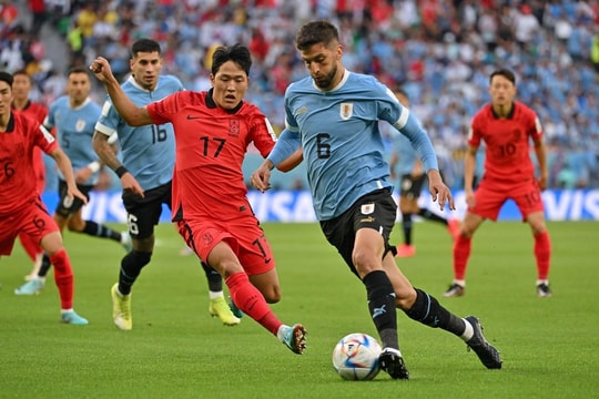 Hàn Quốc buộc Uruguay phải chia điểm